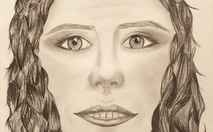 Ilustración realizada a lápiz en grafito sobre fondo blanco. Se presenta un retrato frontal en primer plano del rostro de una mujer de cabello oscuro, ondulado y peinado hacia atrás. Sus ojos abiertos miran fijamente al frente con una expresión intensa que transmite resolución frente al juicio social a la mujer, con trazos sombreados marcados en las cejas, la nariz y los labios.